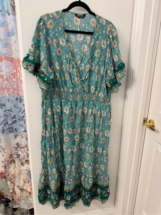 BloomChic Dresses & Skirts - BloomChic Teal Floral Midi Dress with Cream Accents 22/24 plus garden boho
